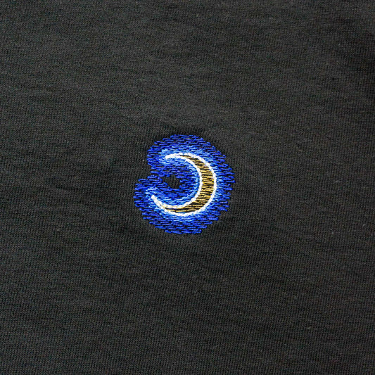 大人可愛い！三日月マークTシャツ