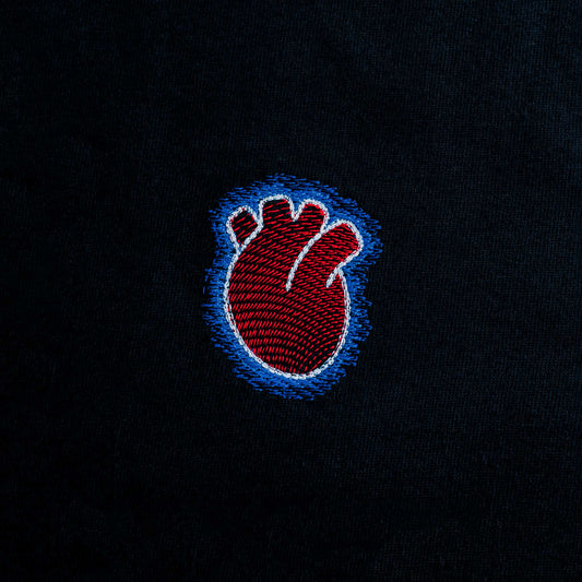 イキリ刺繍Tシャツ（heart shaped box）